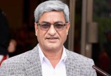 गृहमन्त्री रमेश लेखकले दिए राजीनामा