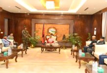 बालुवाटारमा प्रधानमन्त्रीसँग देउवा, ओली र प्रचण्डको छलफल