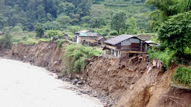 _119097318_floodlandslide2021kaski.jpg