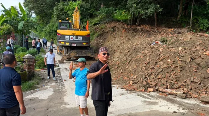 gokarneshore_dozer-768x427
